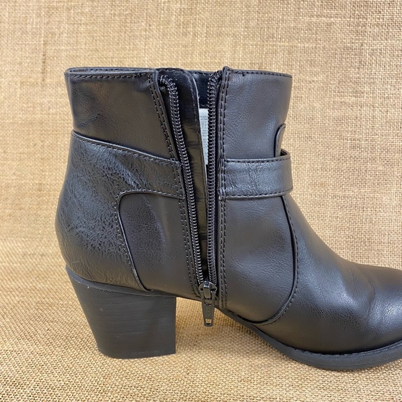 Women’s booties ankle boots American eagle tassel black size 9 - Picture 9 of 12